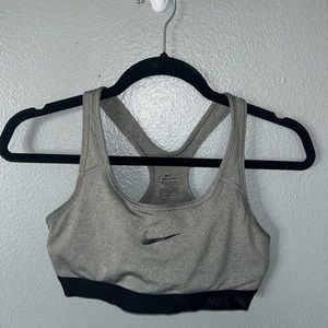 Nike Dri-Fit Sports Bra in Gray Size M